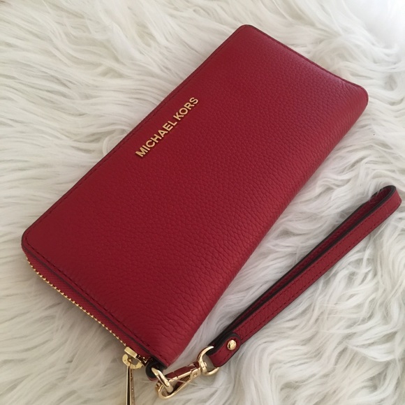 Michael Kors Jet Set continental zip around wallet scarlet red saffiano leather Michael Kors Jet Set Travel Continental Red Zip Around  main image 3